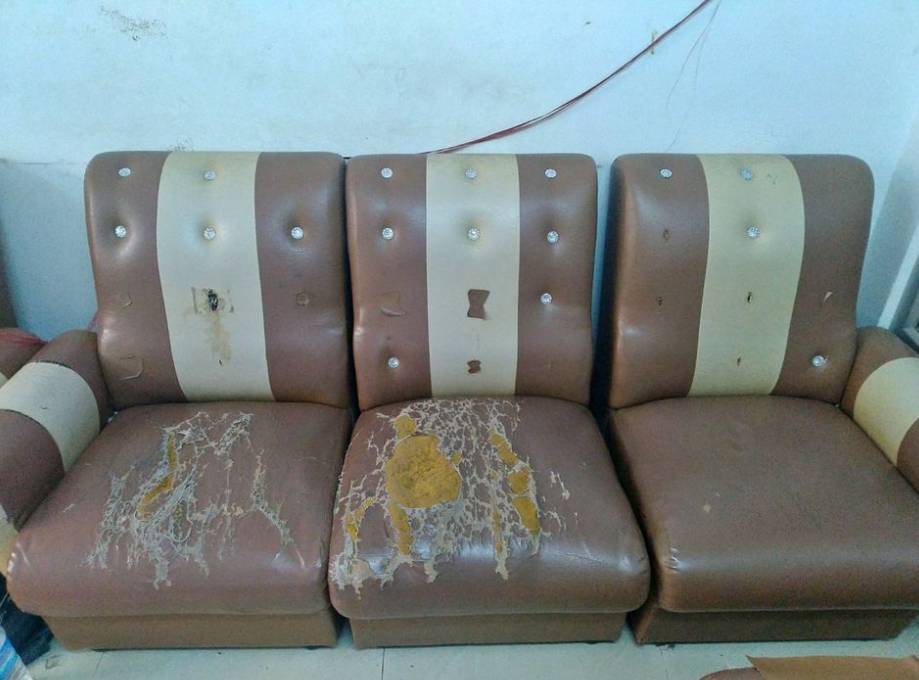 Sofa settee old