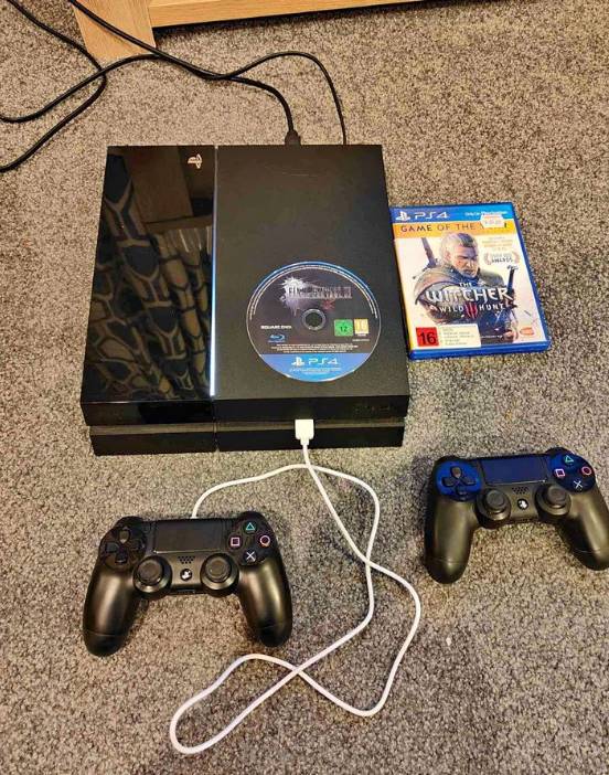 PS4+ 2 x games